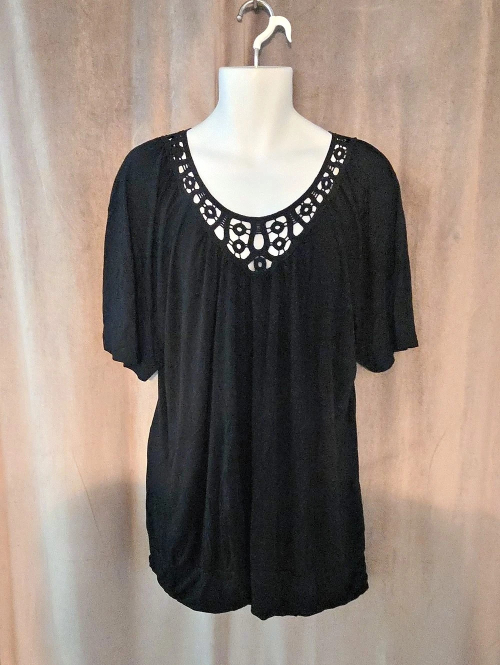 Contempo By Penningtons Black Embroidered Tunic Size 1X
